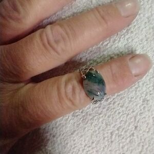 Silvertone stone ring with inclusions 7